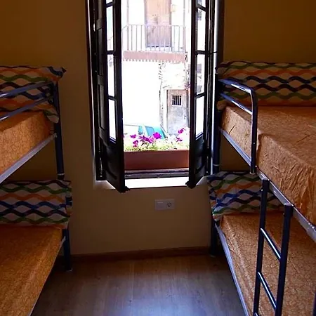 Hostal De Peregrinos Compostela *